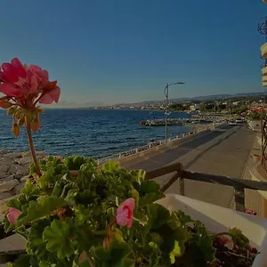 https://la-lampara.taorminaitalyhotels.com