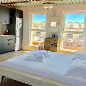 luxury-studio-unique-view-near-main-station.it-lombardy.com/